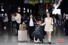 （新春走基层）长三角铁路2月22日迎战春